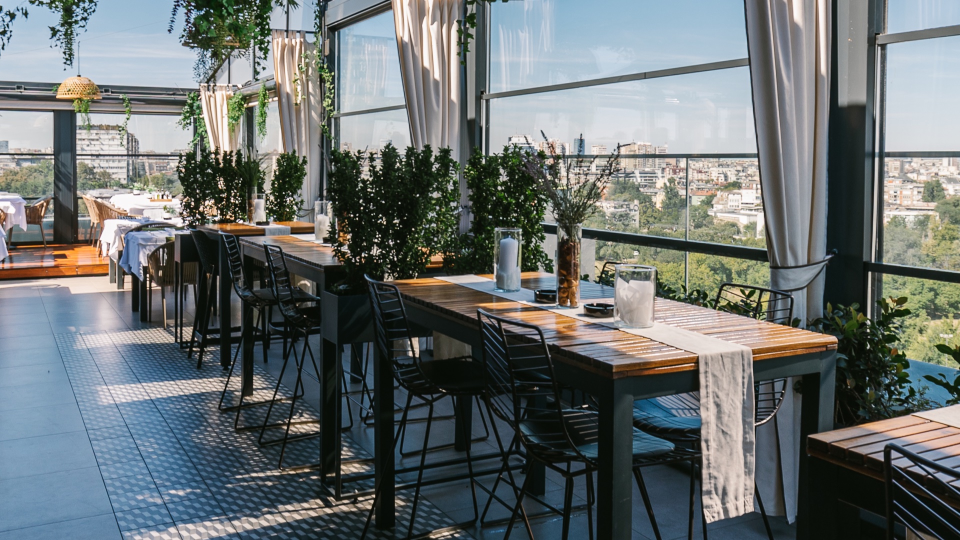 HERITAGE ROOFTOP OPEN AIR GASTRO BAR